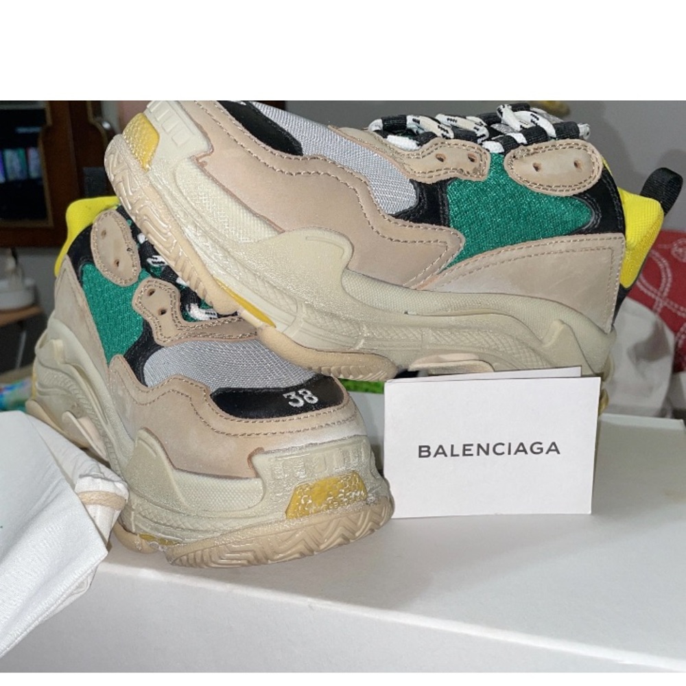 Balenciaga size 38 triple S